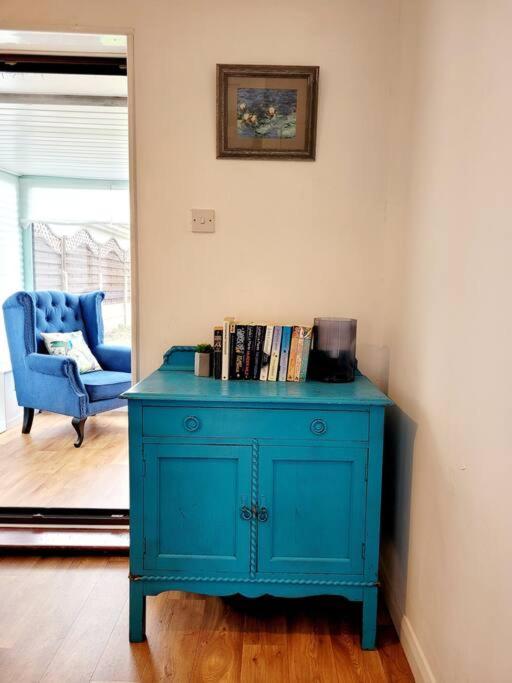 Riverside Bungalow - Direct River Access! Ystradgynlais エクステリア 写真